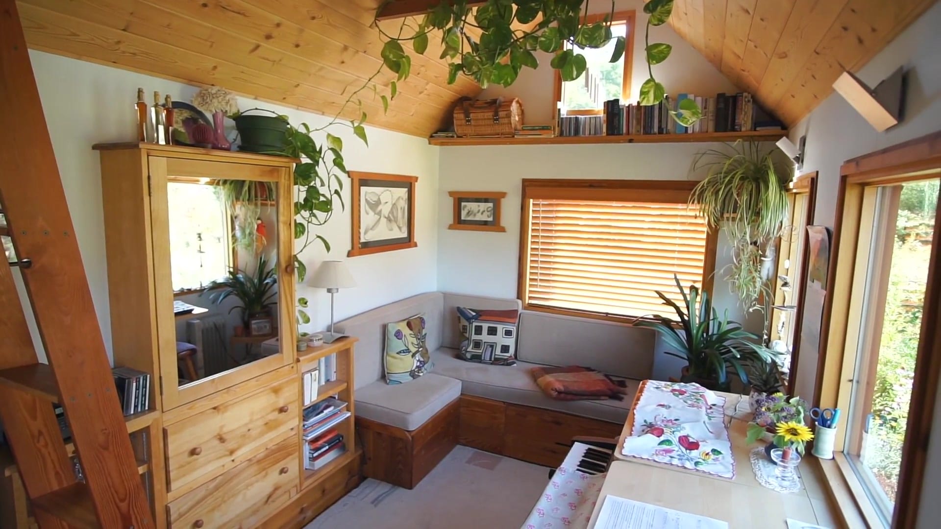 Screenshot at 00:00:10