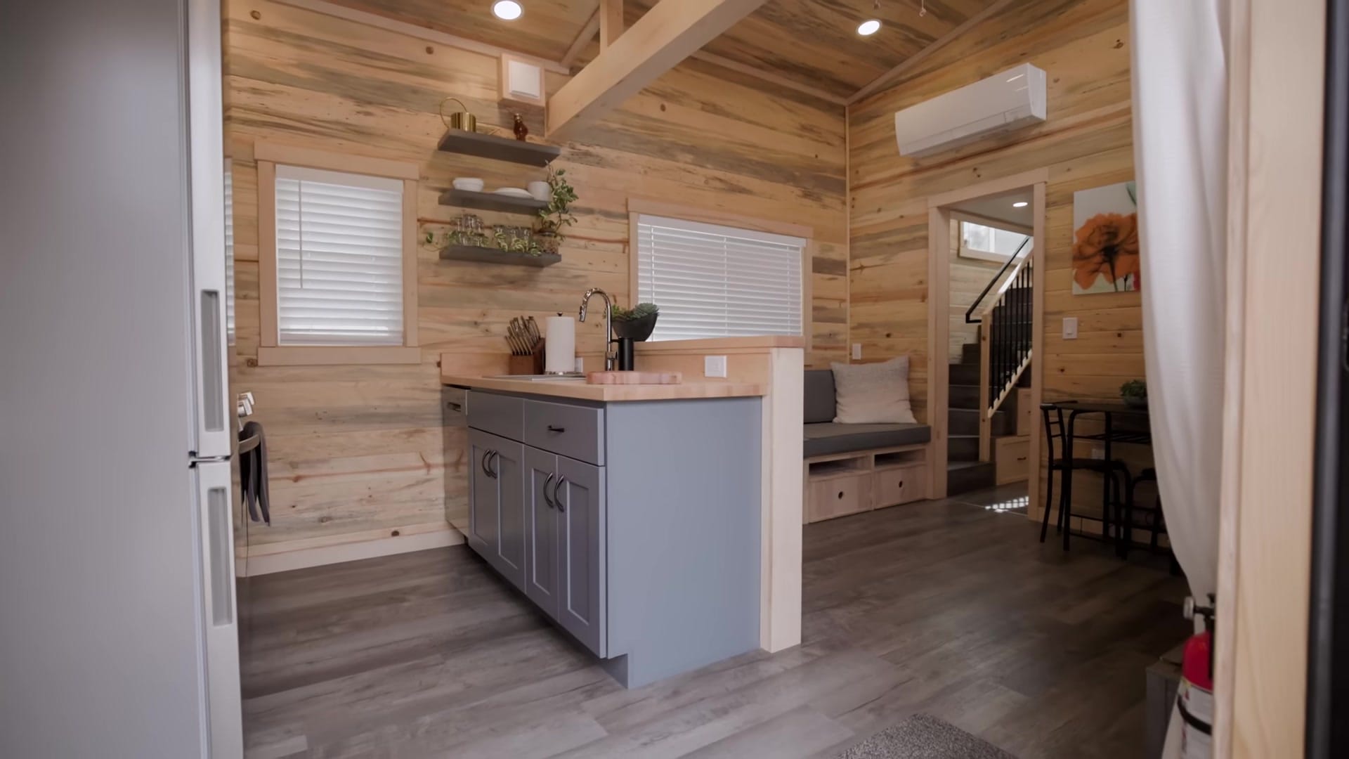 Screenshot at 00:00:40