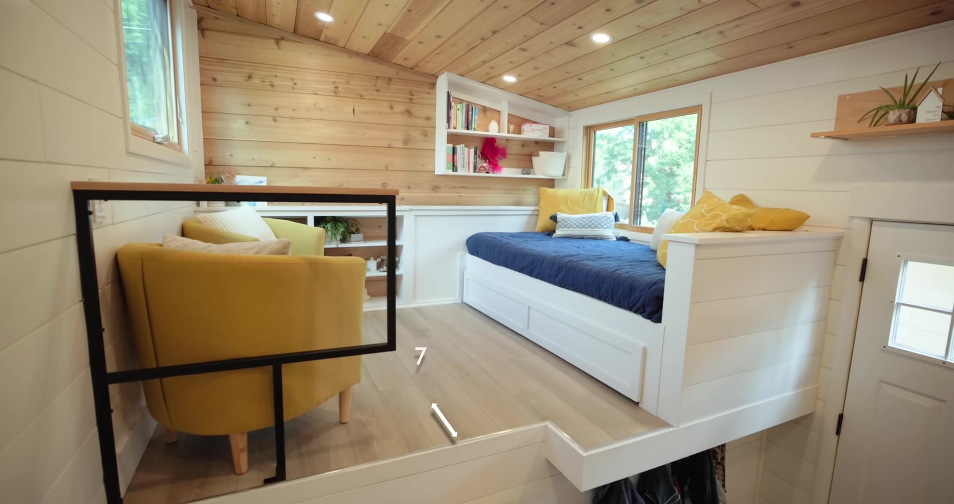 Screenshot at 00:00:33