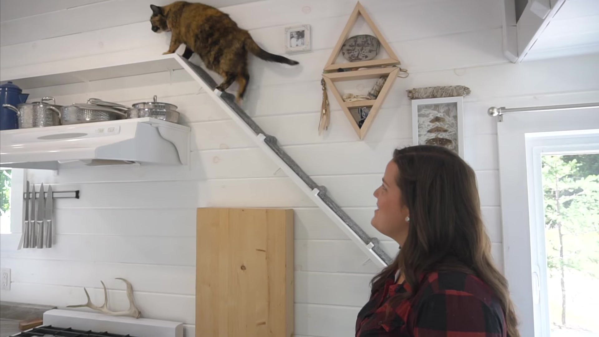 Screenshot at 00:05:04