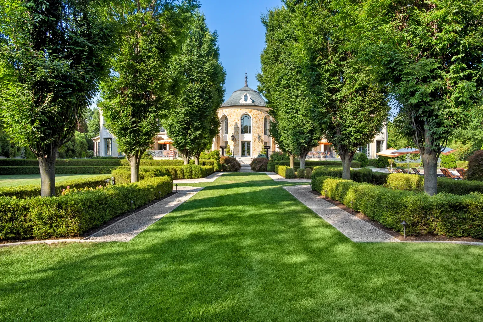Back outside. a domed pavilion in greenery. Storybook, right?