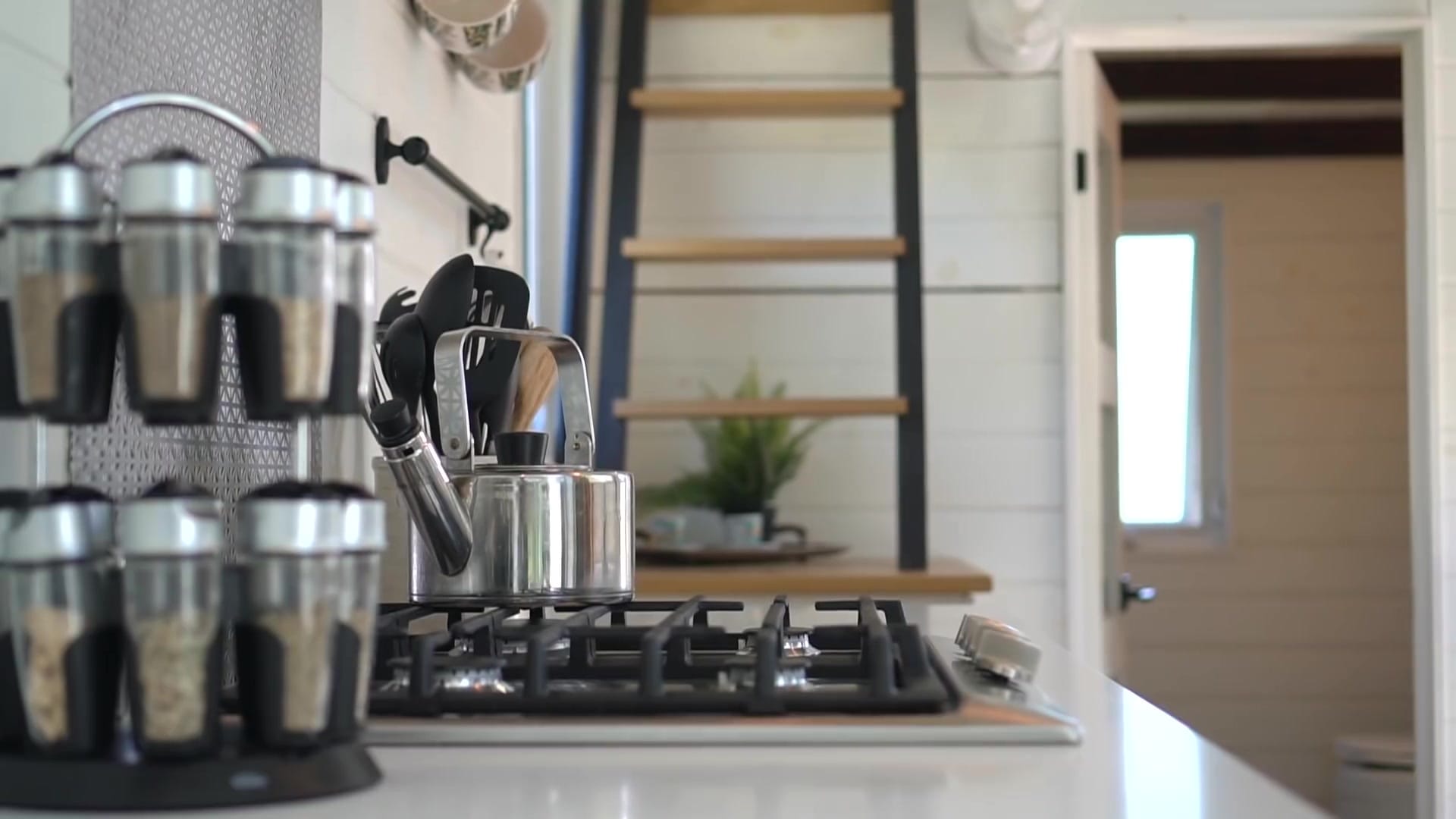 Screenshot at 00:02:10