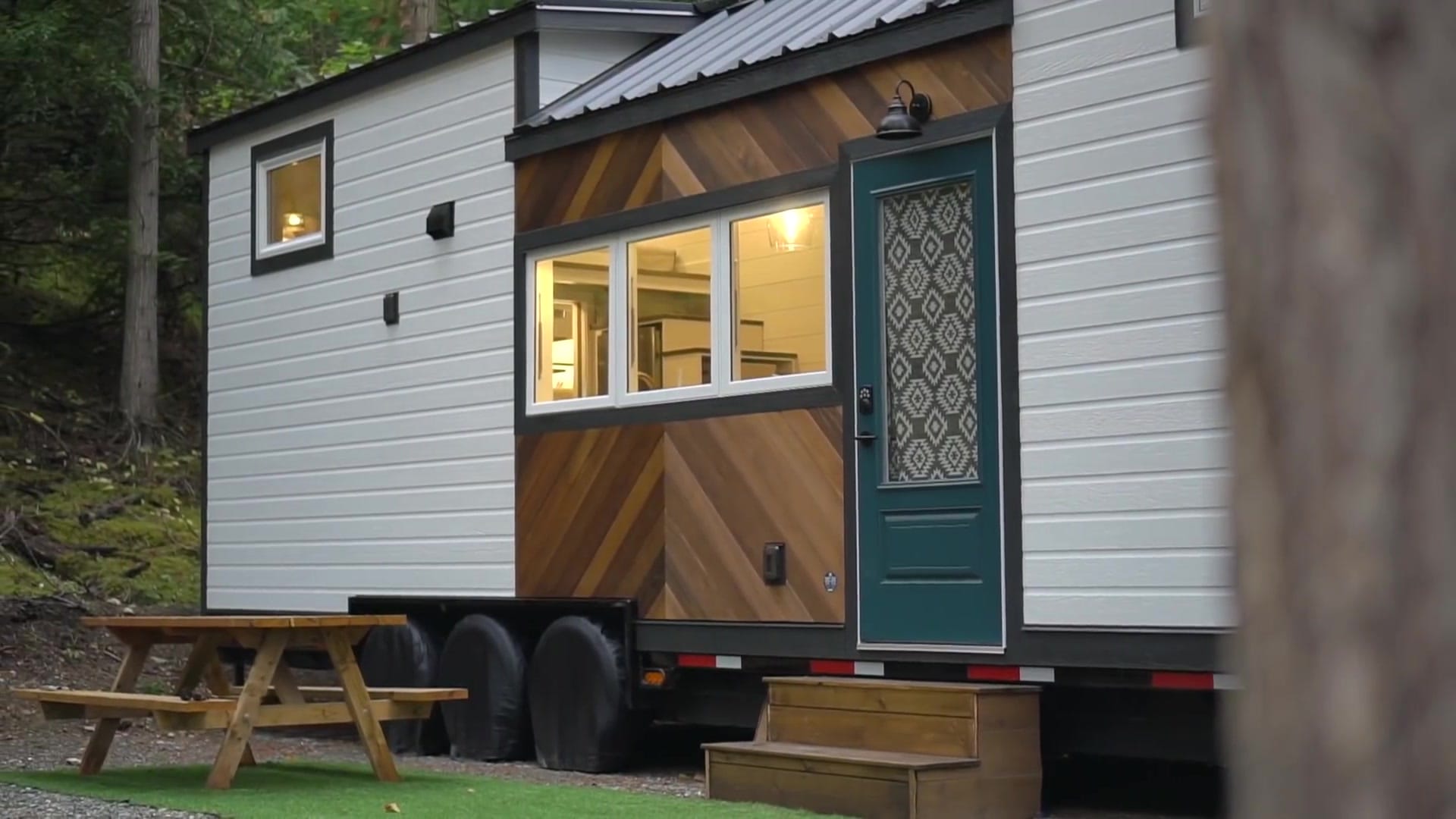 Screenshot at 00:00:29