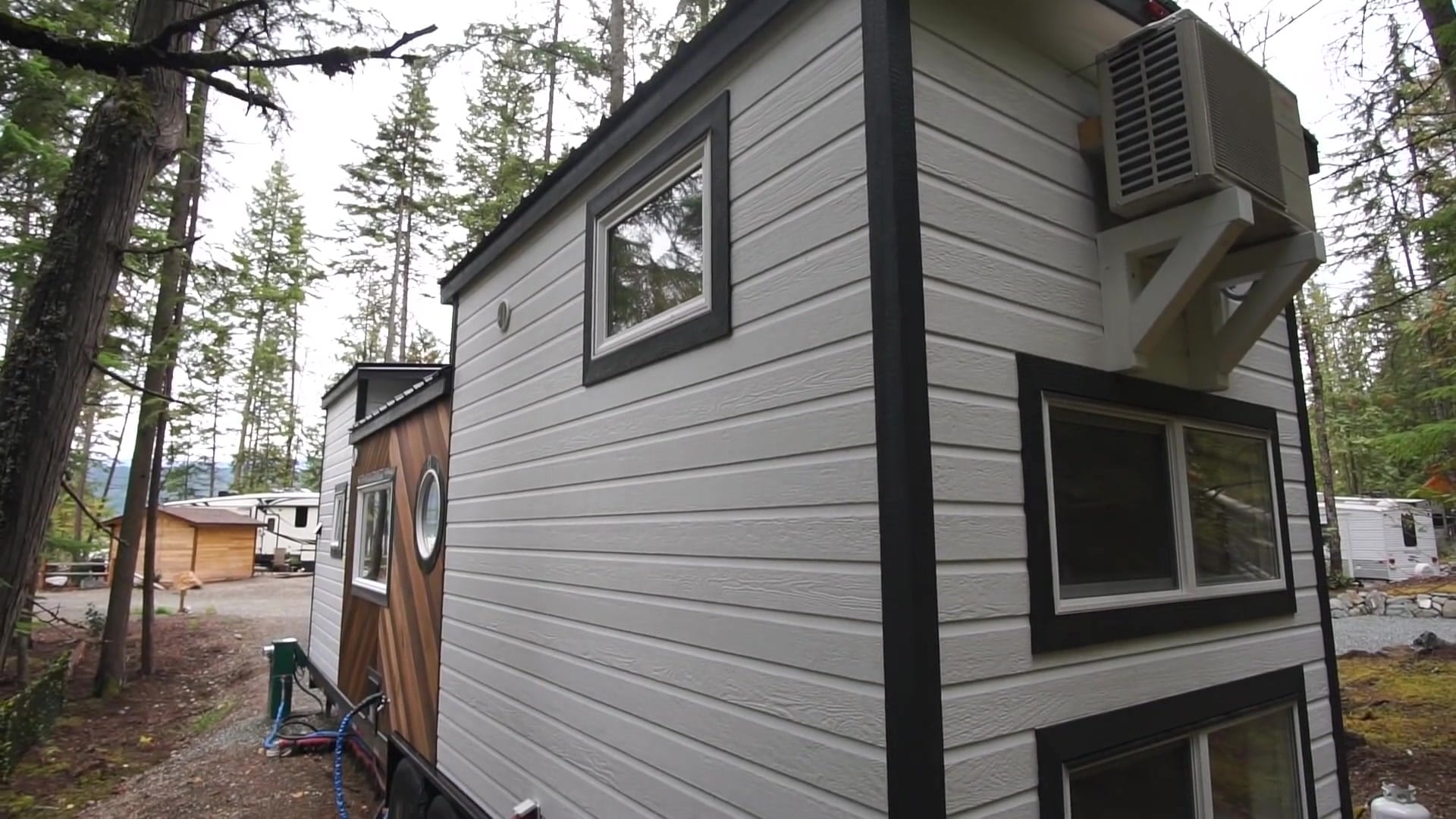 Screenshot at 00:04:48