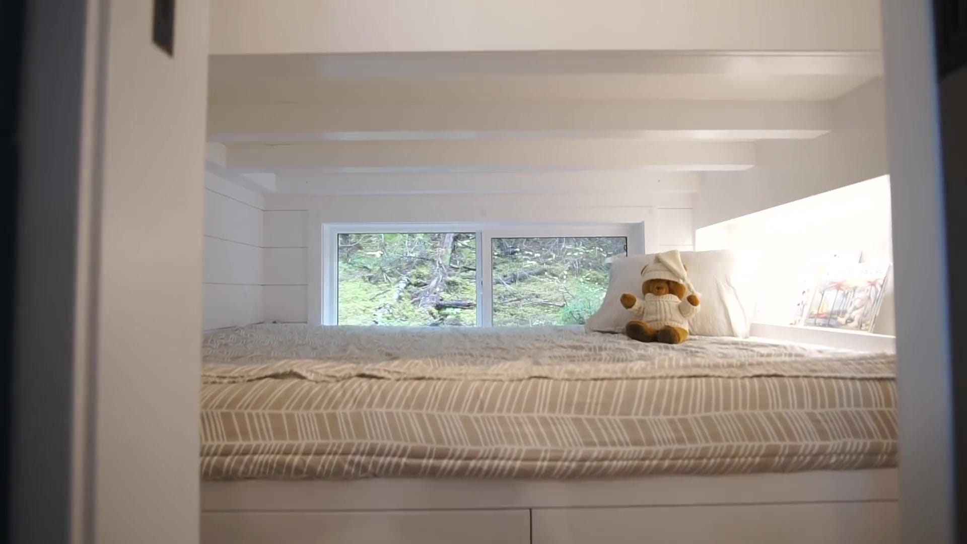 Screenshot at 00:03:56