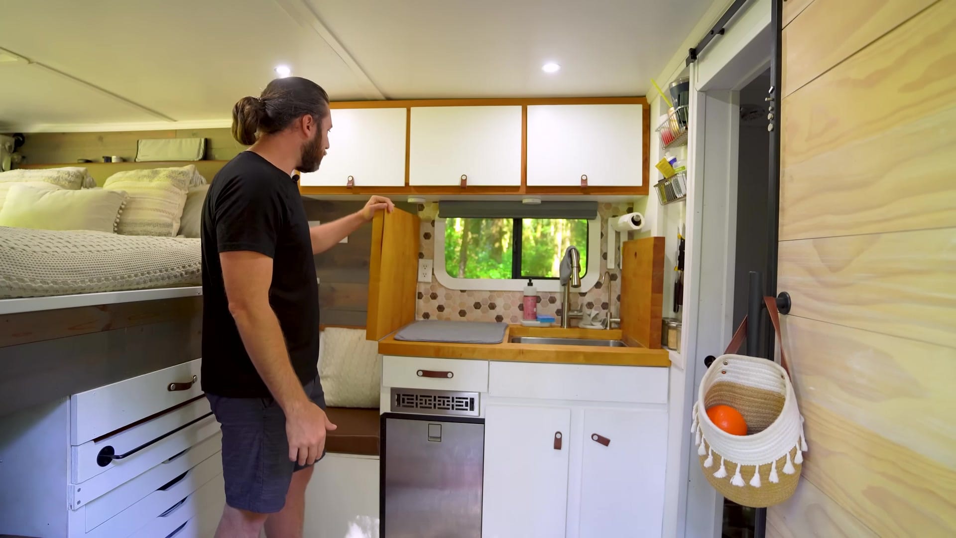 Screenshot at 00:00:35