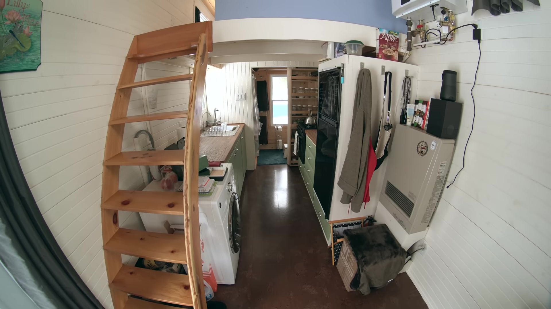 Screenshot at 00:04:49