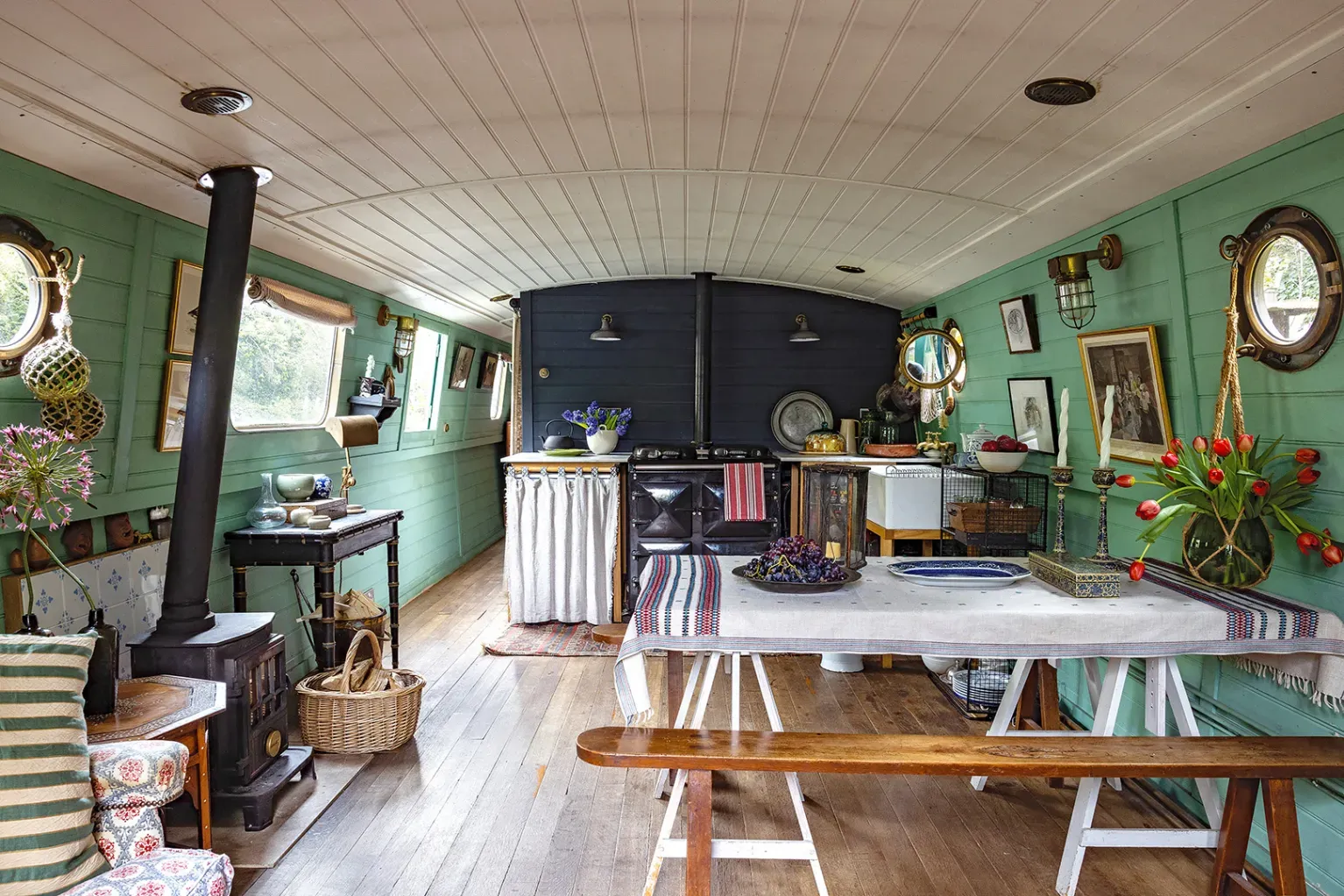 From this angle, that curved ceiling is nice — creamy white against aqua walls.