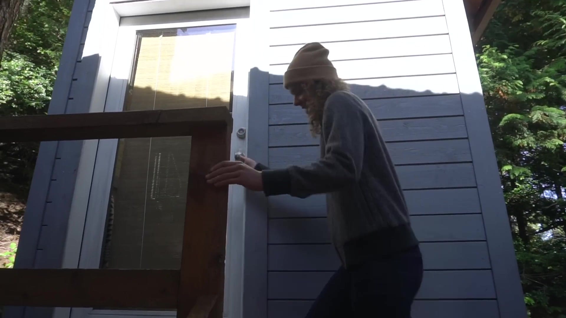 Screenshot at 00:06:03