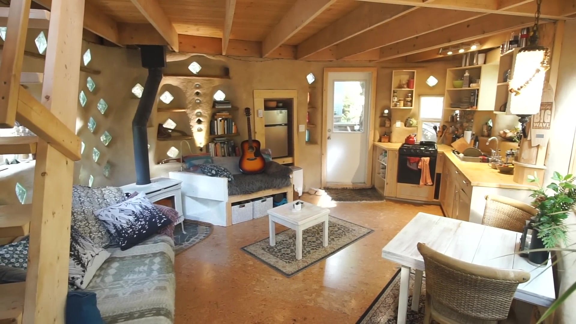 Screenshot at 00:04:30