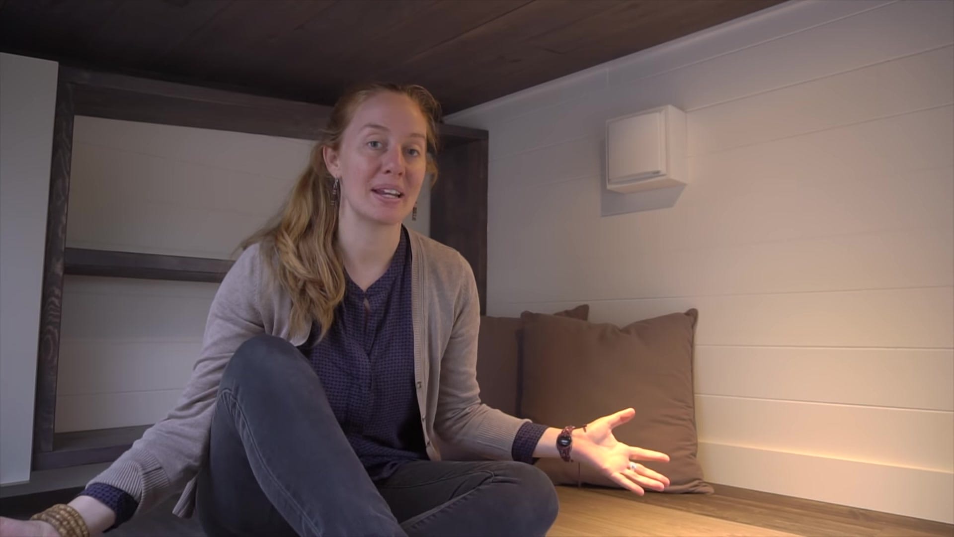 Screenshot at 00:05:04