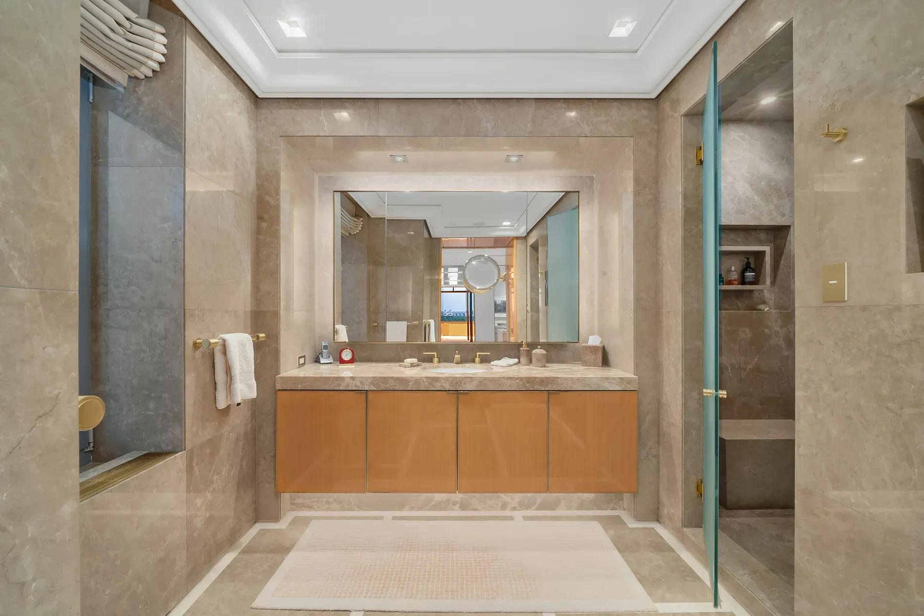 Marble everywhere. Pretty, but maybe too beige-on-beige?