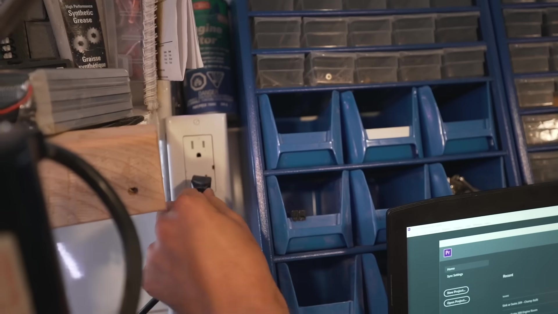 Screenshot at 00:03:41