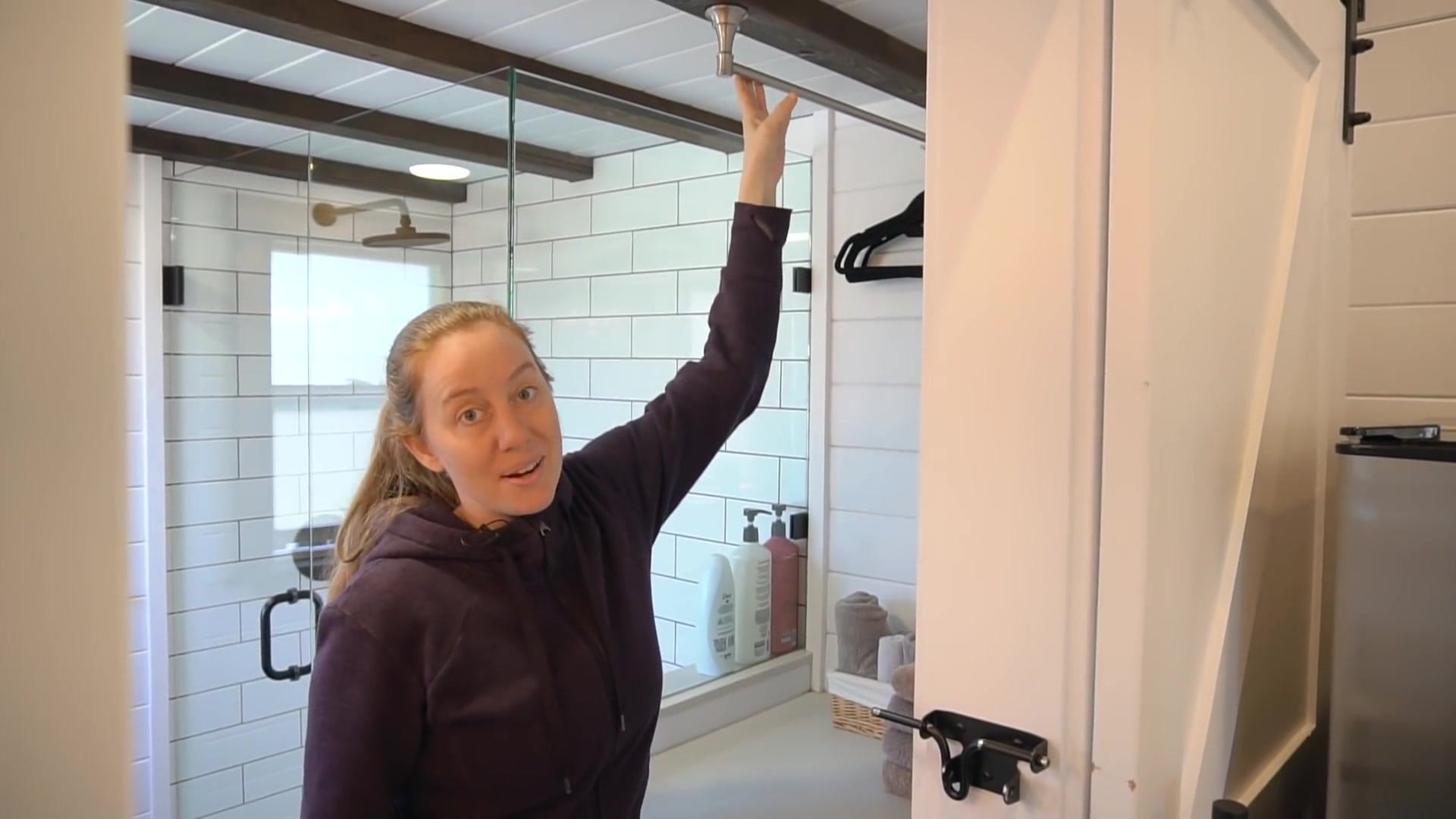 Screenshot at 00:04:55