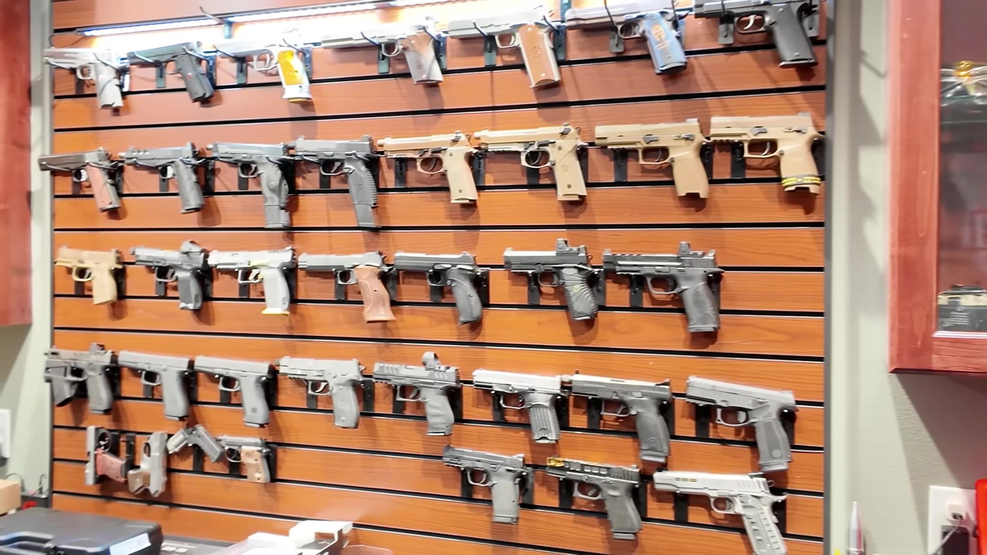 Screenshot at 00:08:27