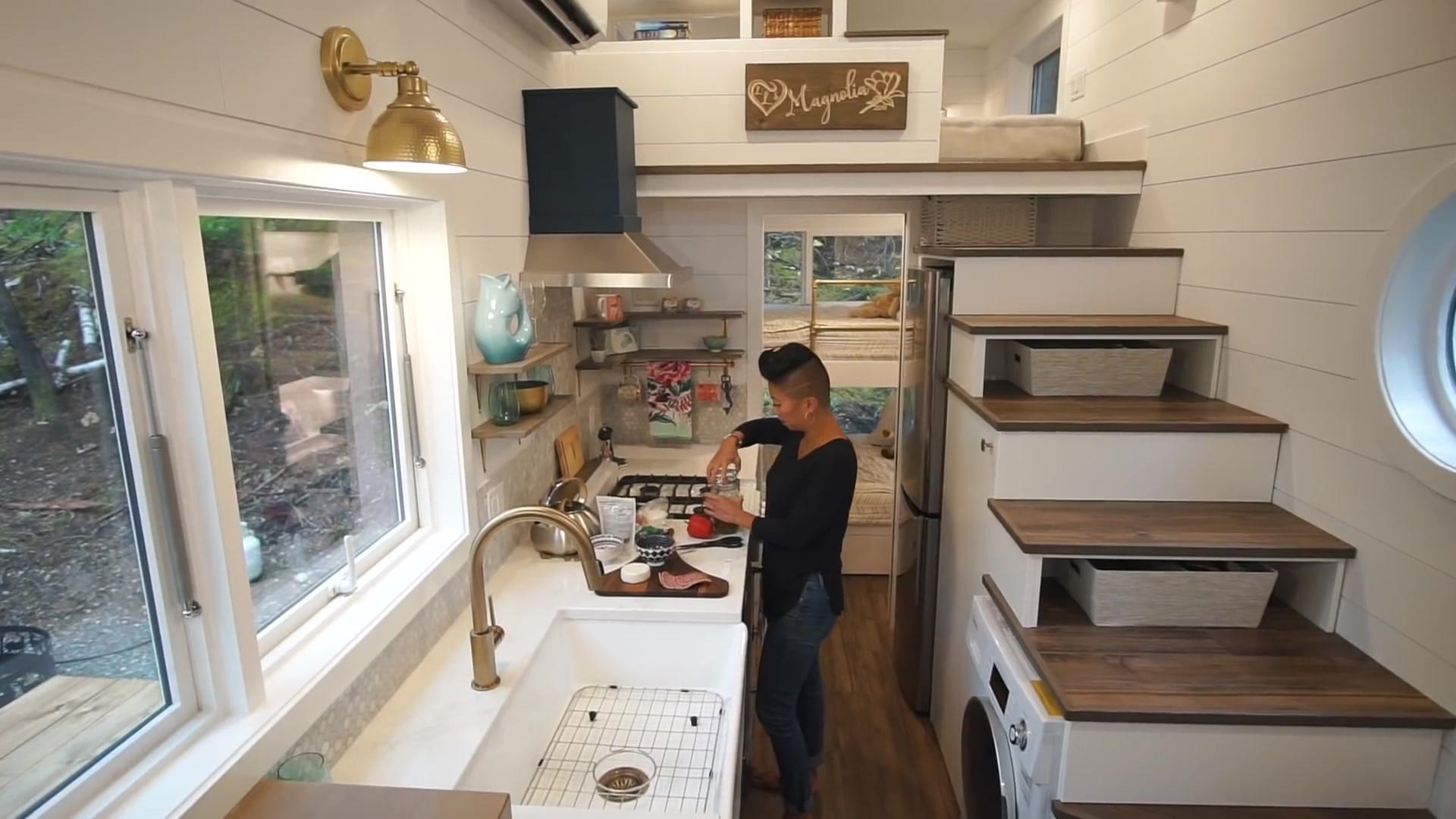 Screenshot at 00:01:28