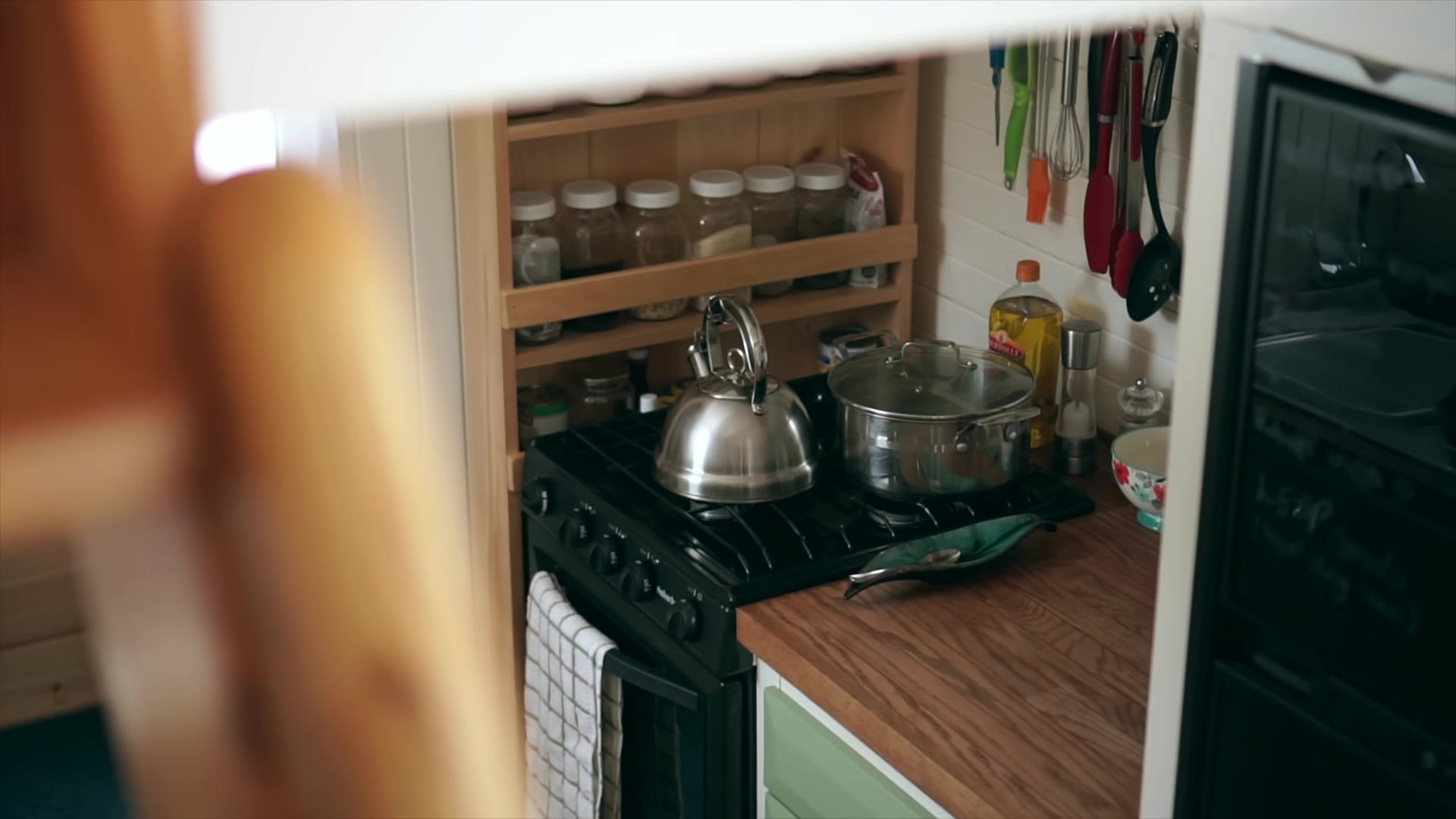 Screenshot at 00:04:03