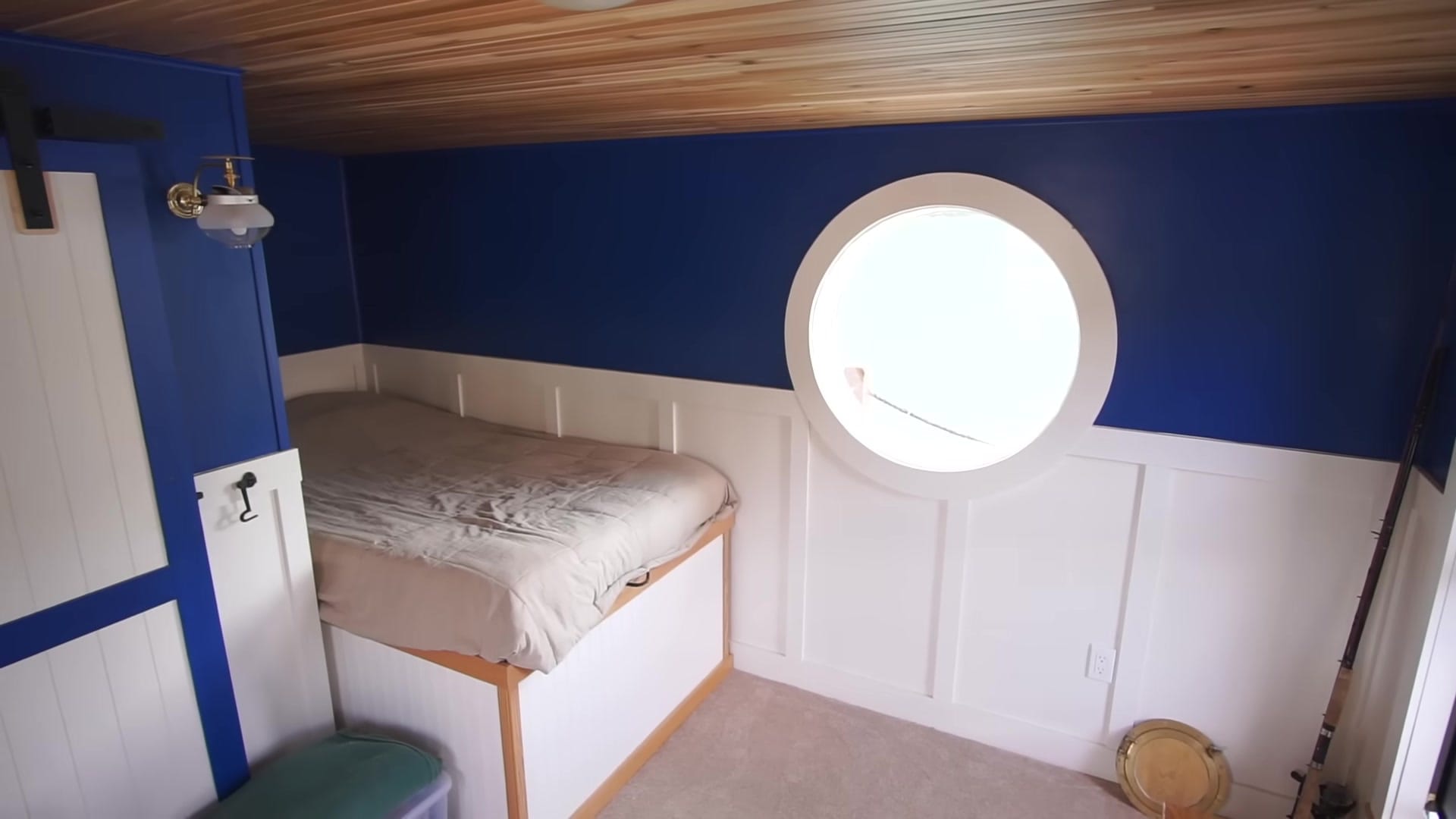 Screenshot at 00:02:55