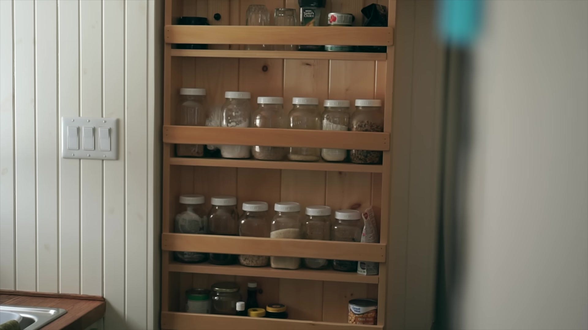 Screenshot at 00:04:16