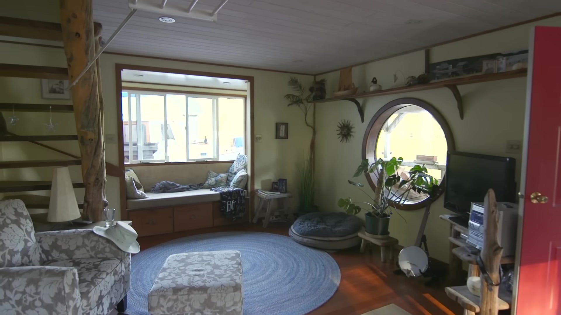 Screenshot at 00:01:30