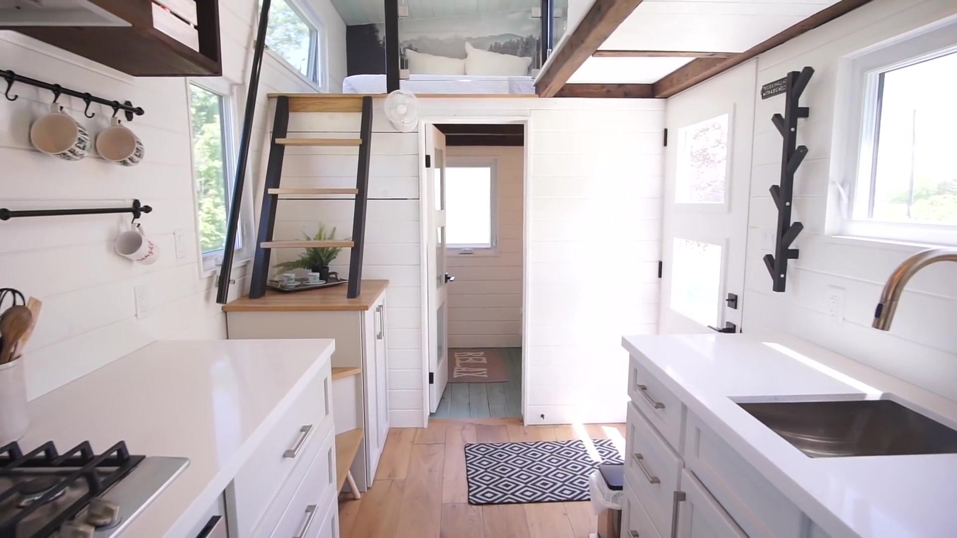 Screenshot at 00:06:11