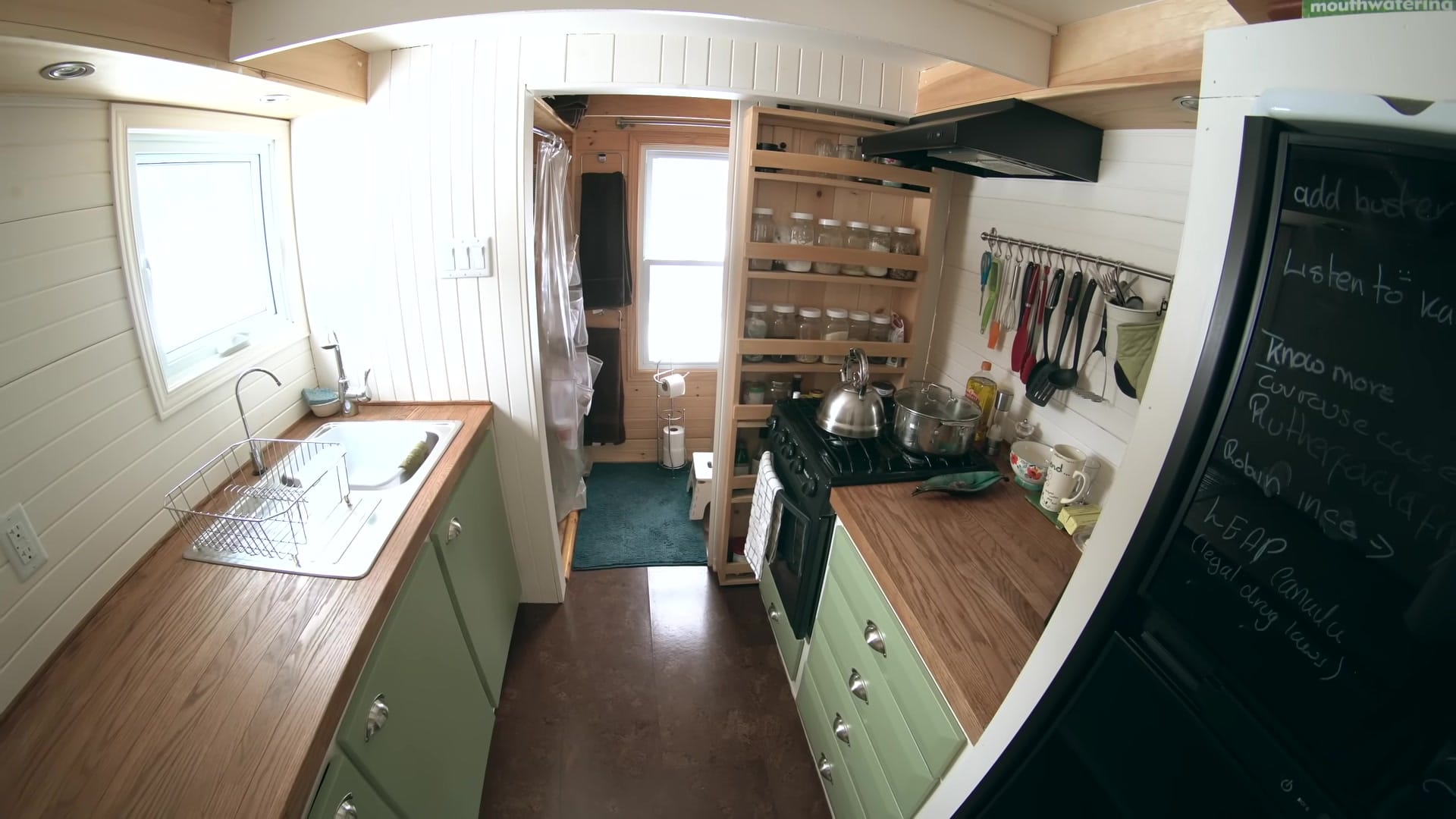 Screenshot at 00:03:52