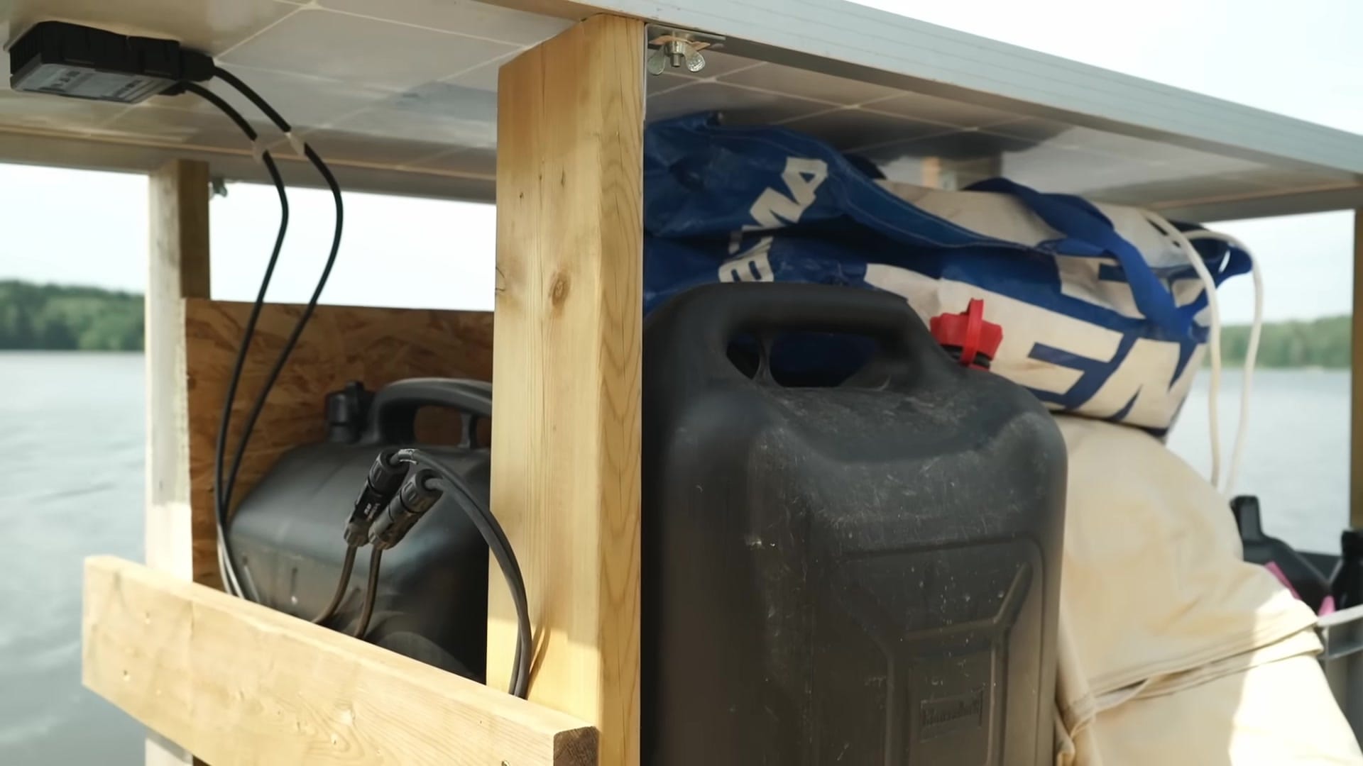 Screenshot at 00:04:48