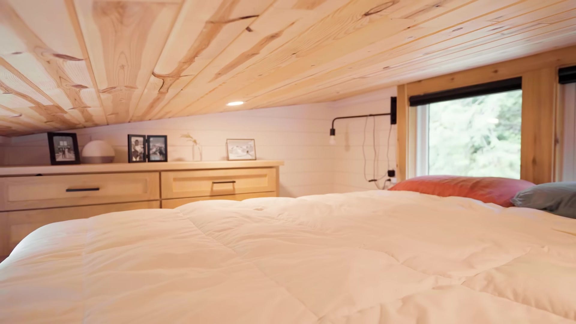 Screenshot at 00:12:12