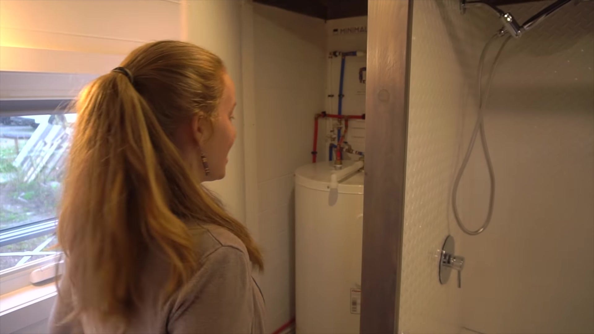 Screenshot at 00:04:14