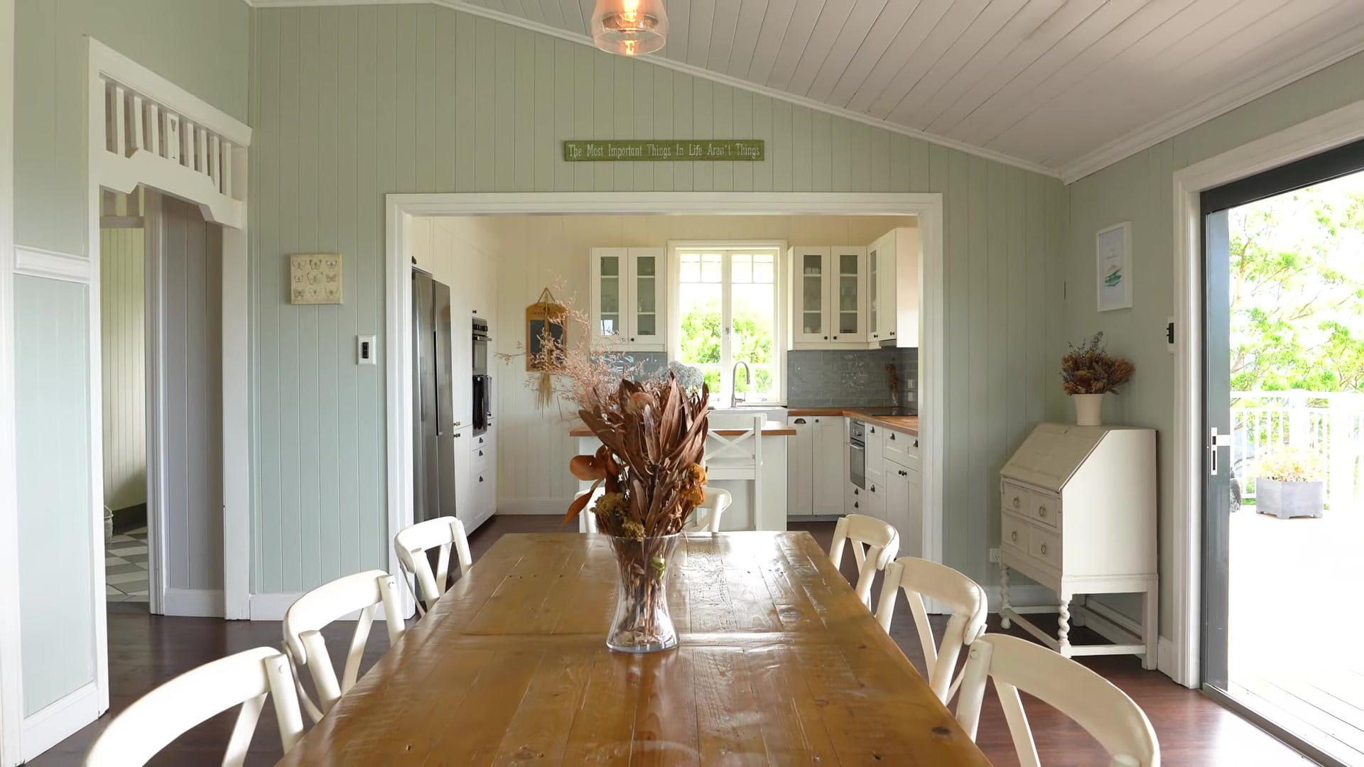 Screenshot at 00:03:04