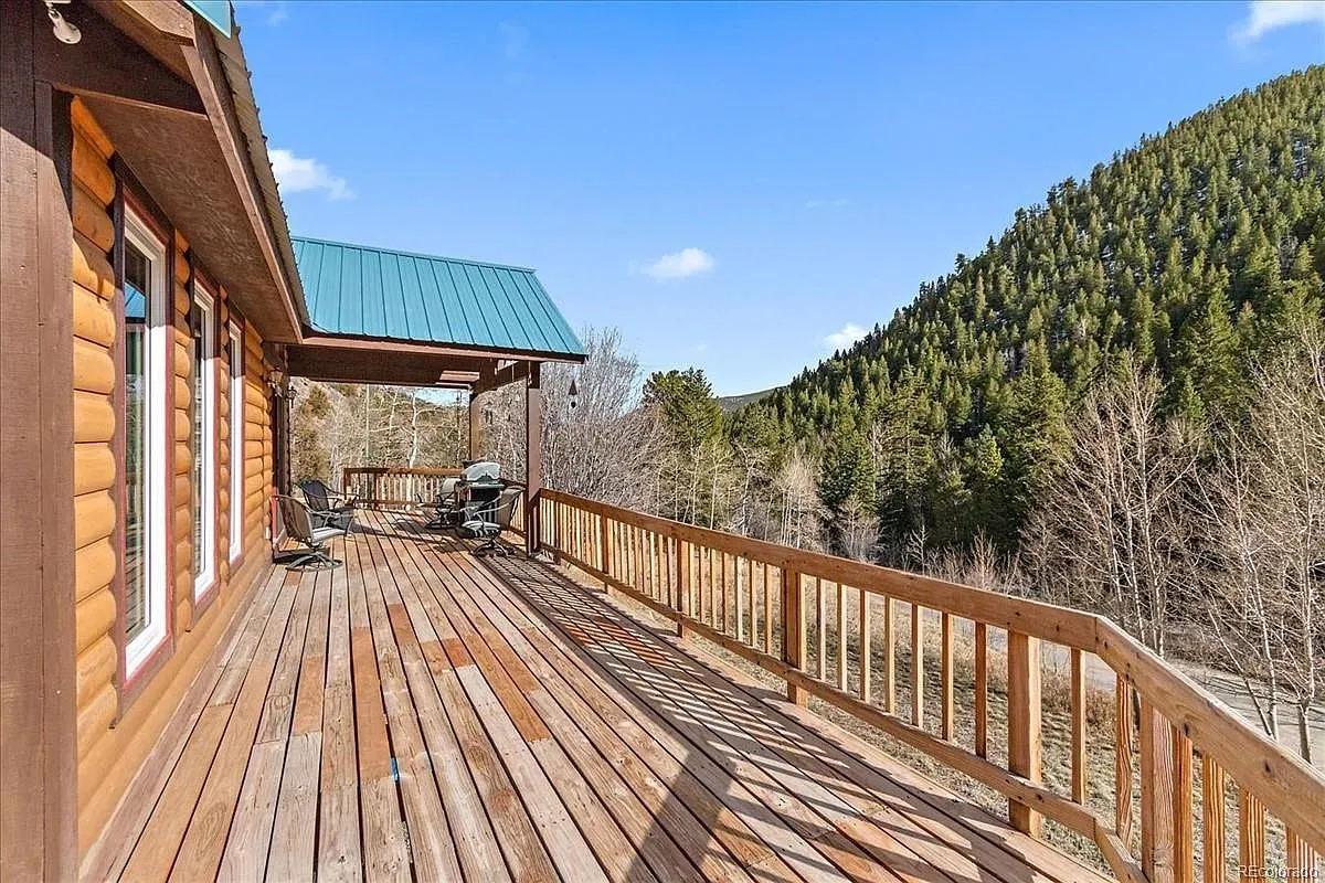 Back outside, this deck just spills into the mountains. Love the grain.