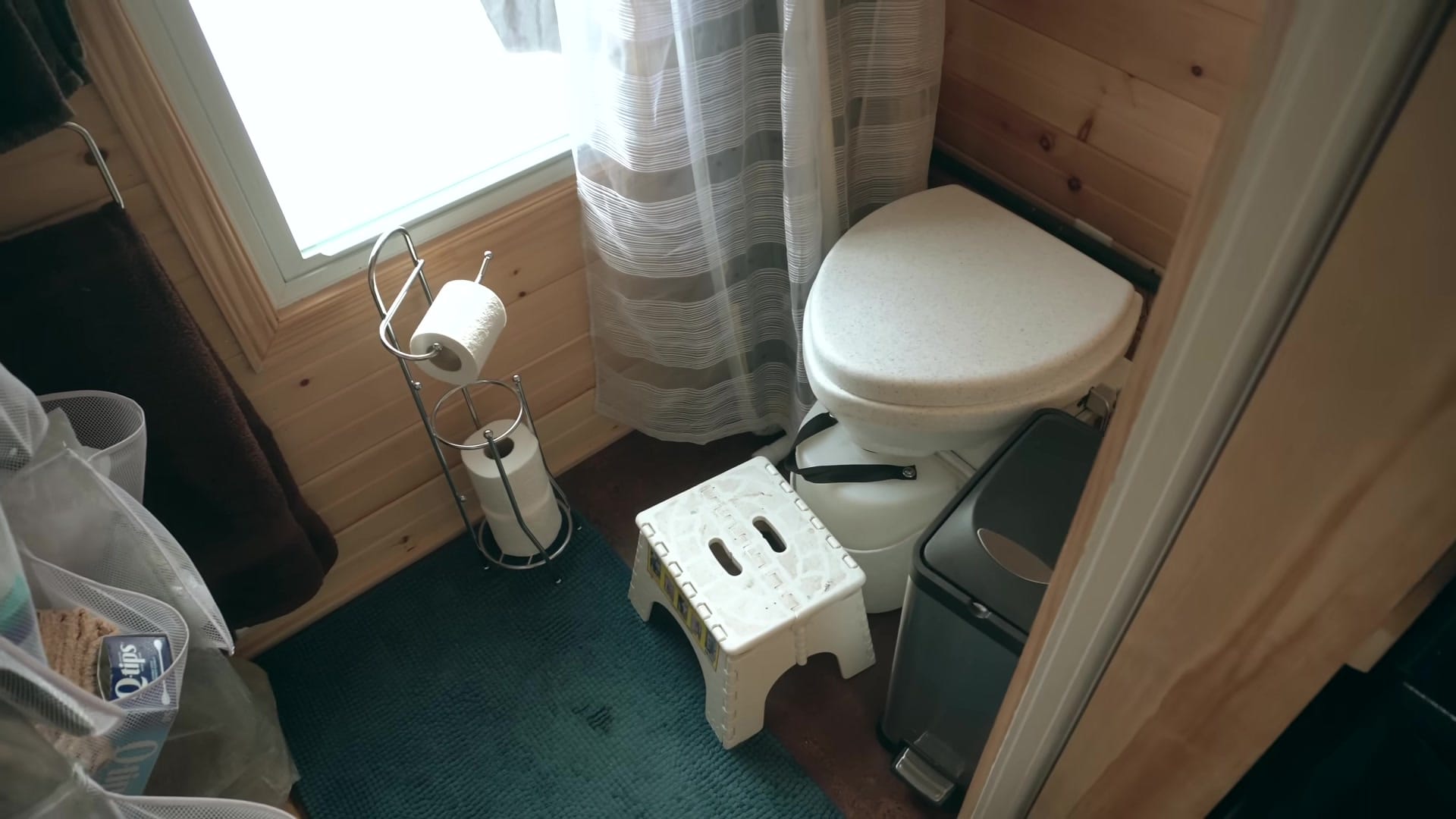 Screenshot at 00:05:34