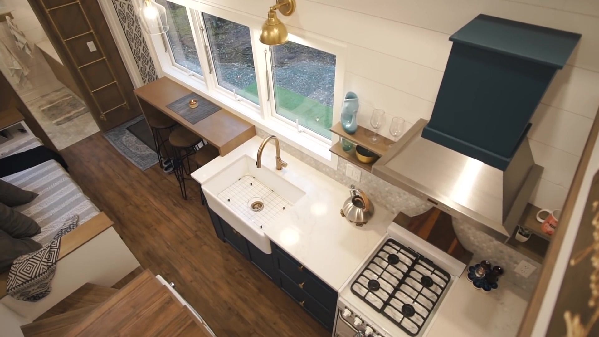 Screenshot at 00:03:06