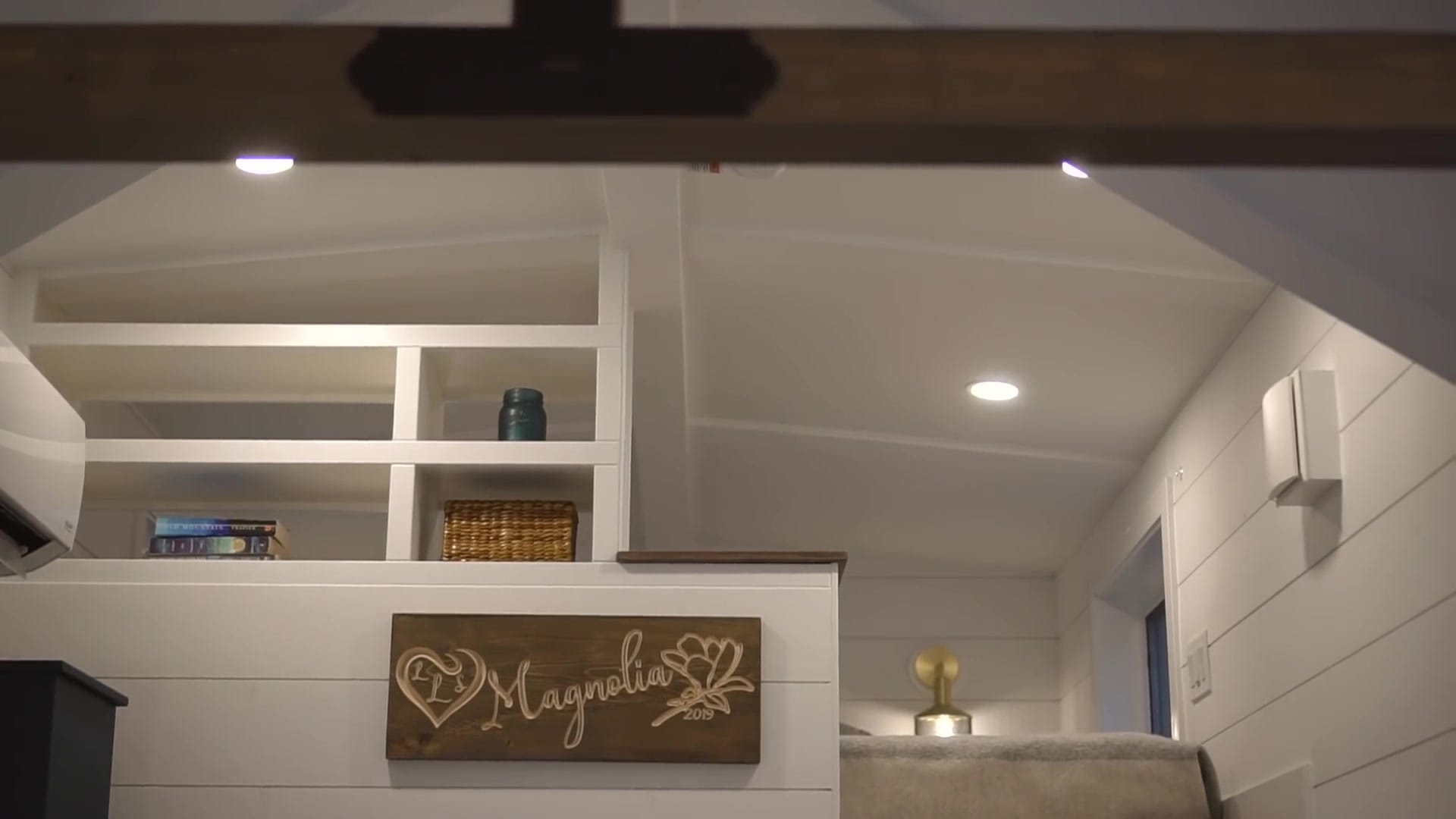 Screenshot at 00:06:16