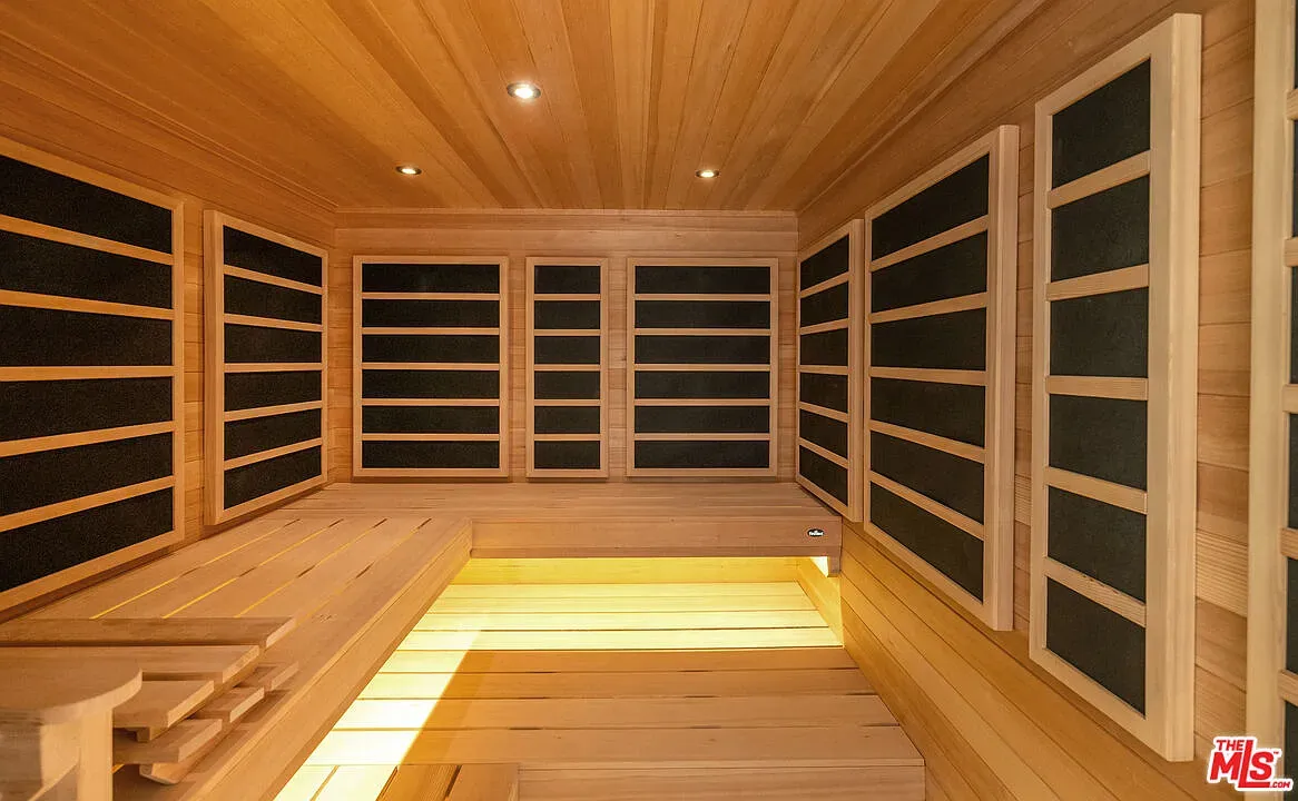 Cedar sauna time. Does anyone actually do two rounds, or just nap?