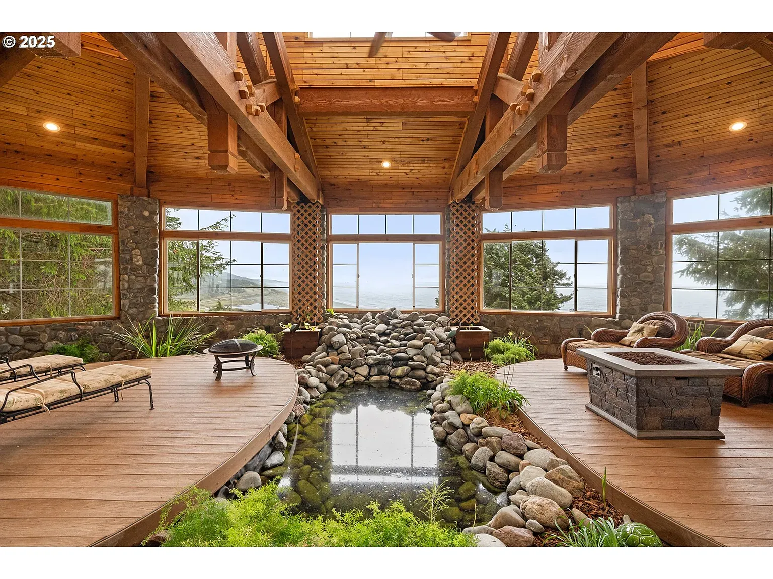 Vaulted ceiling again, softer this time. Feels the chill zone of the house.