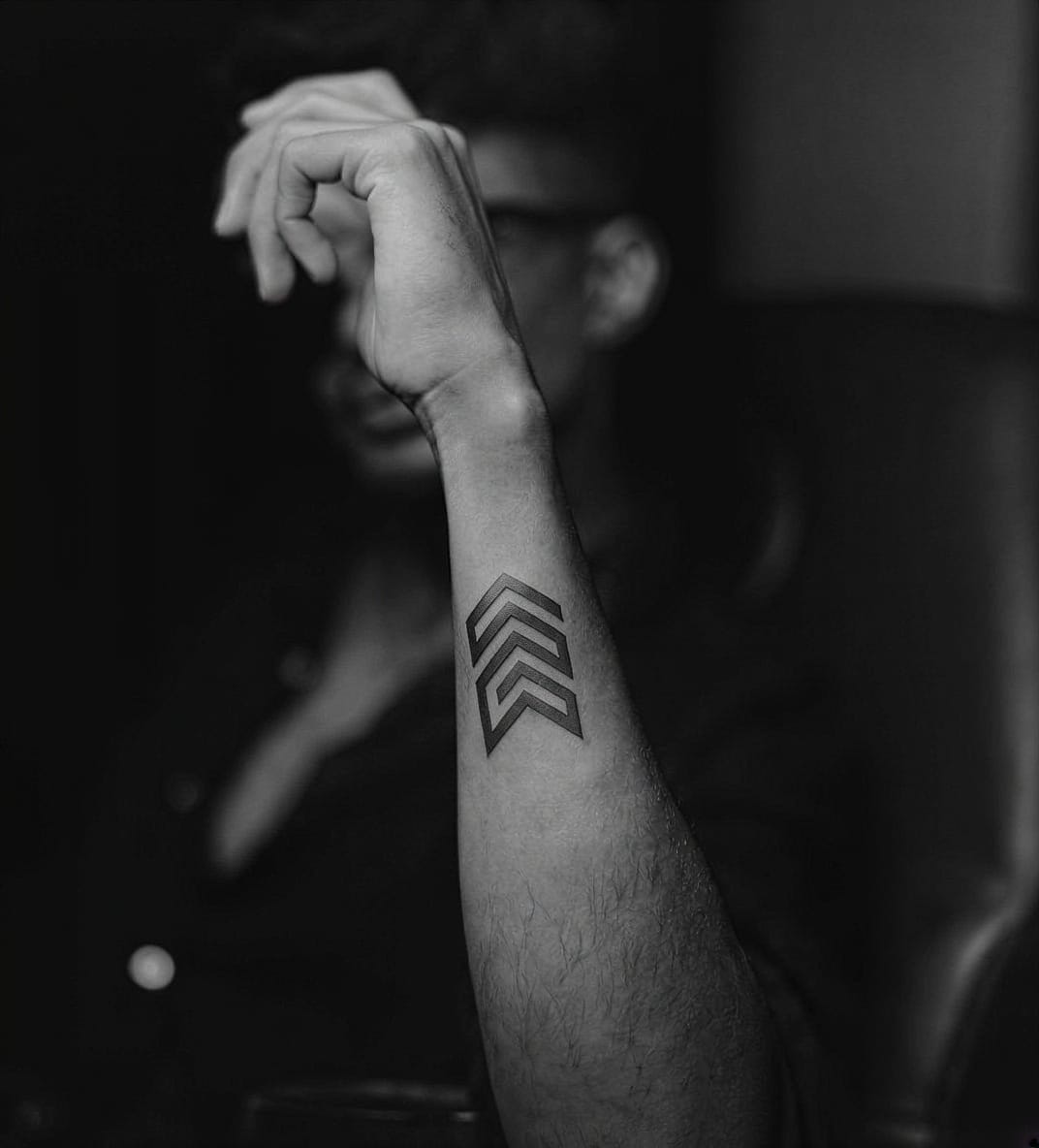 Minimal Arrow for Focused Energy