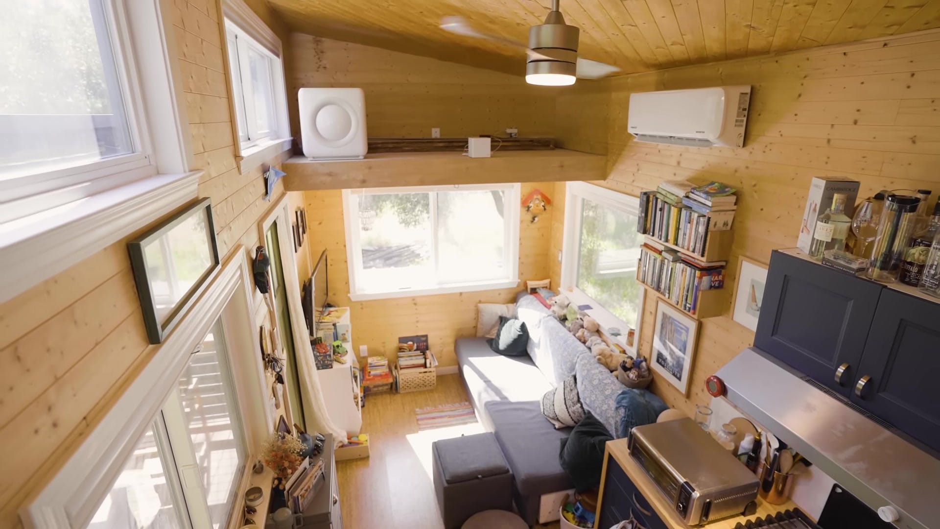 Screenshot at 00:00:34