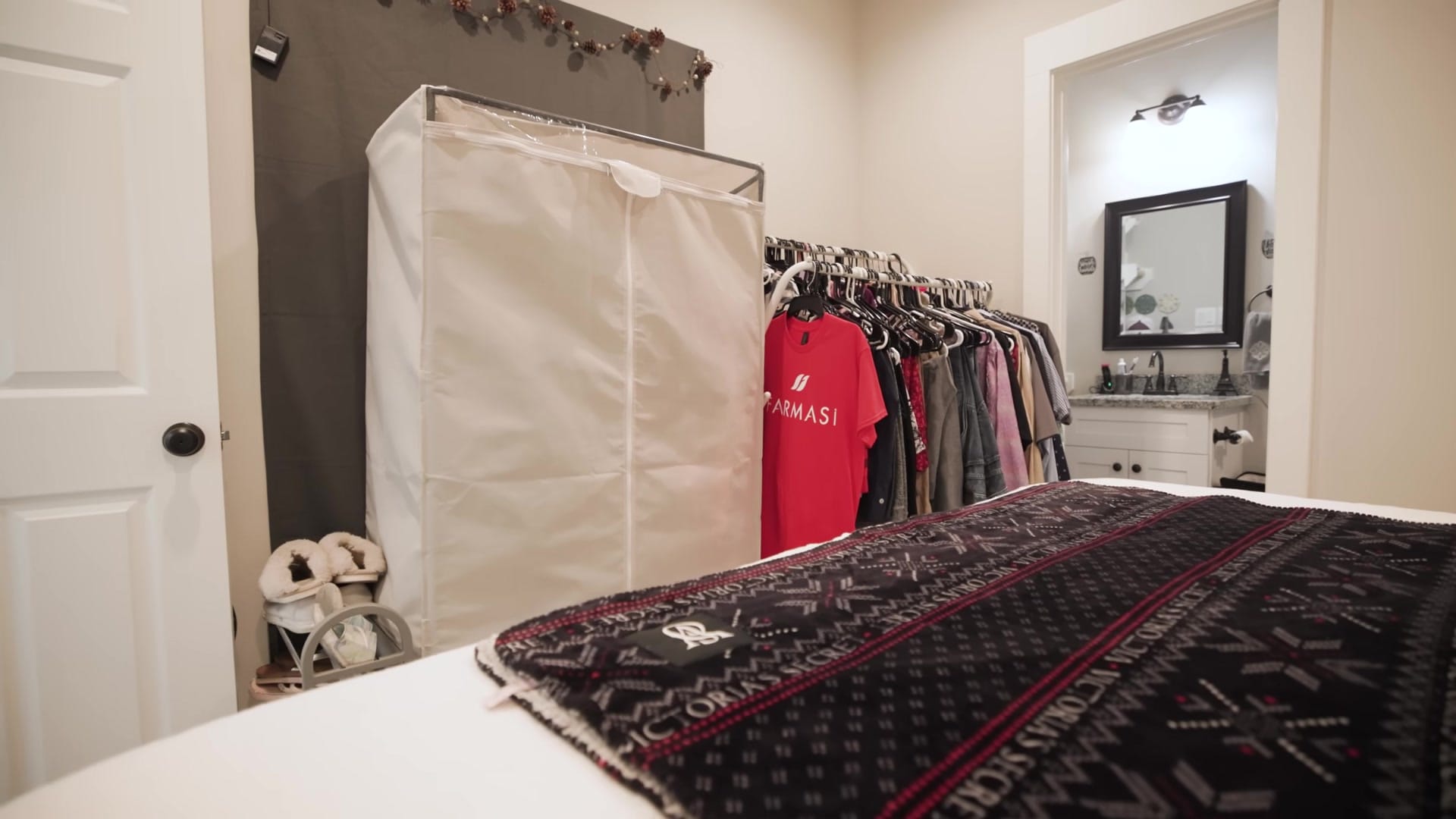 Screenshot at 00:08:22