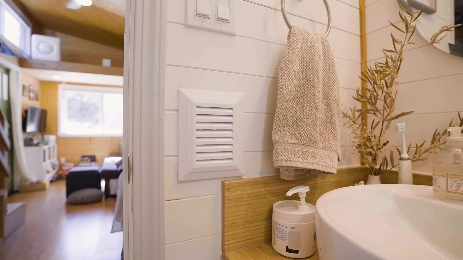 Screenshot at 00:15:30