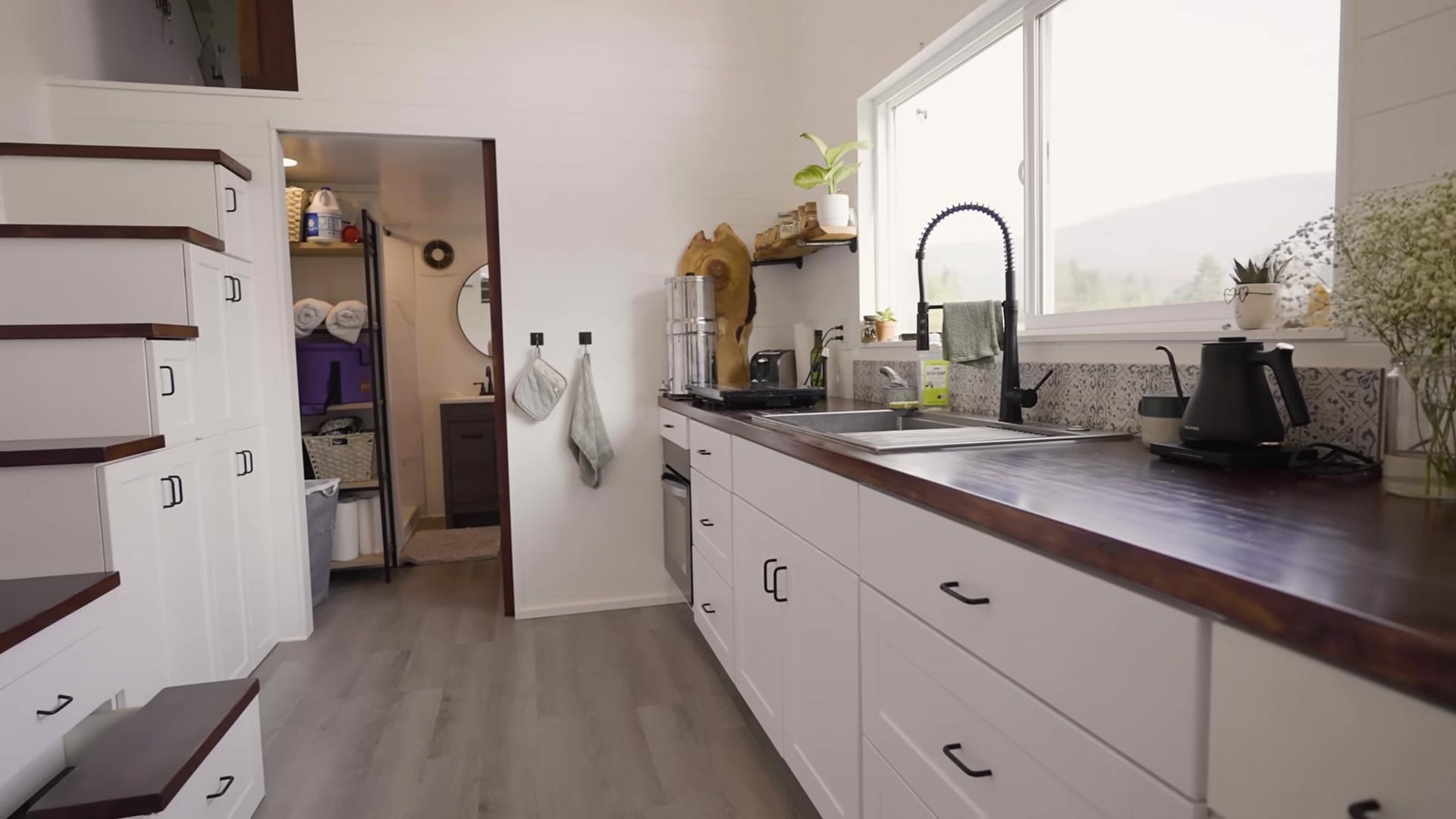 Screenshot at 00:00:32