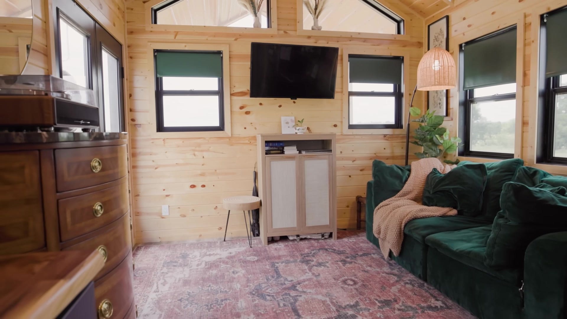 Screenshot at 00:00:33