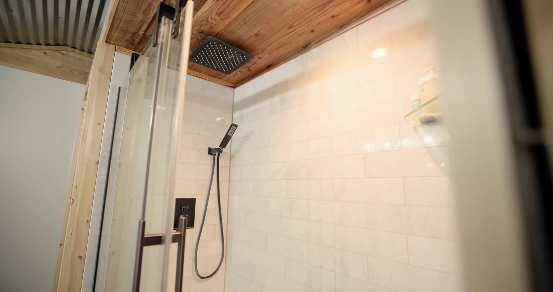 Screenshot at 00:19:34