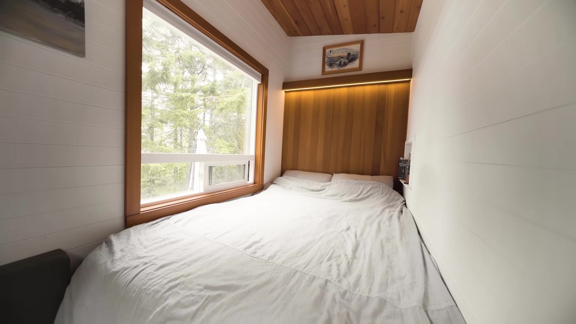 Screenshot at 00:05:24