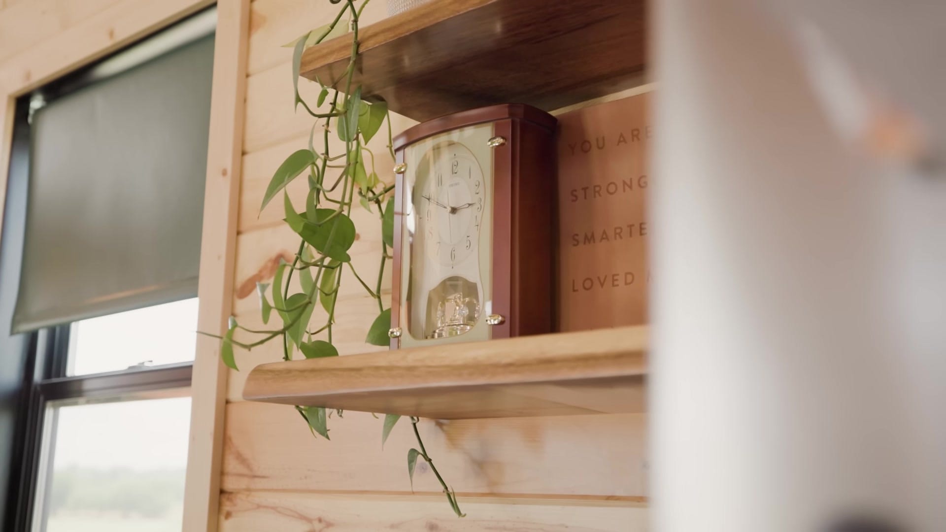 Screenshot at 00:04:48