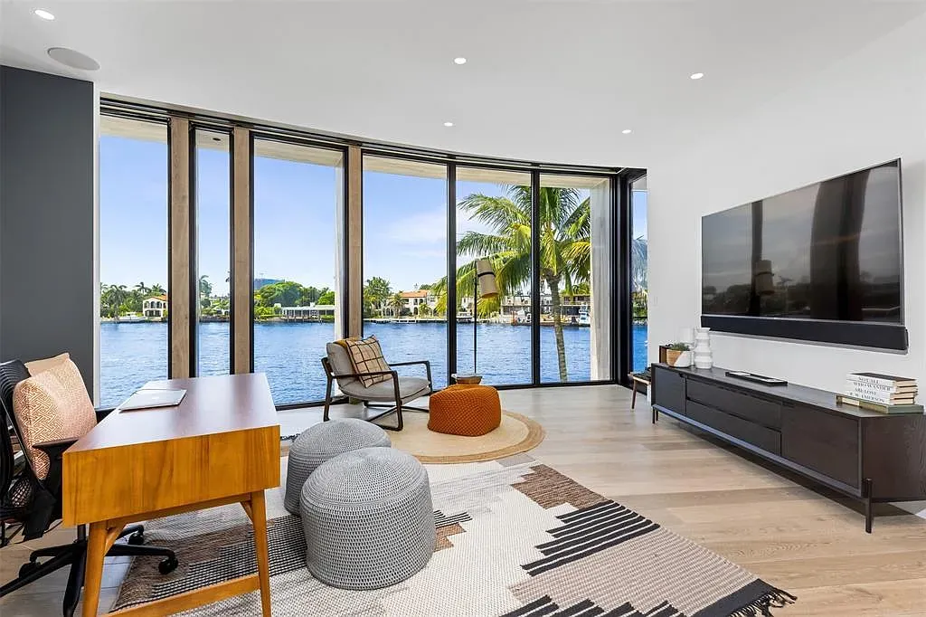 That curved glass wall is such a flex. Views probably better than TV.