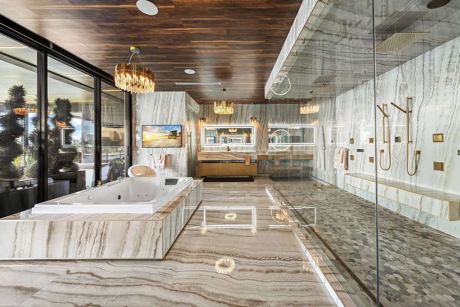 Tub moment. The marble looks someone painted with gold.