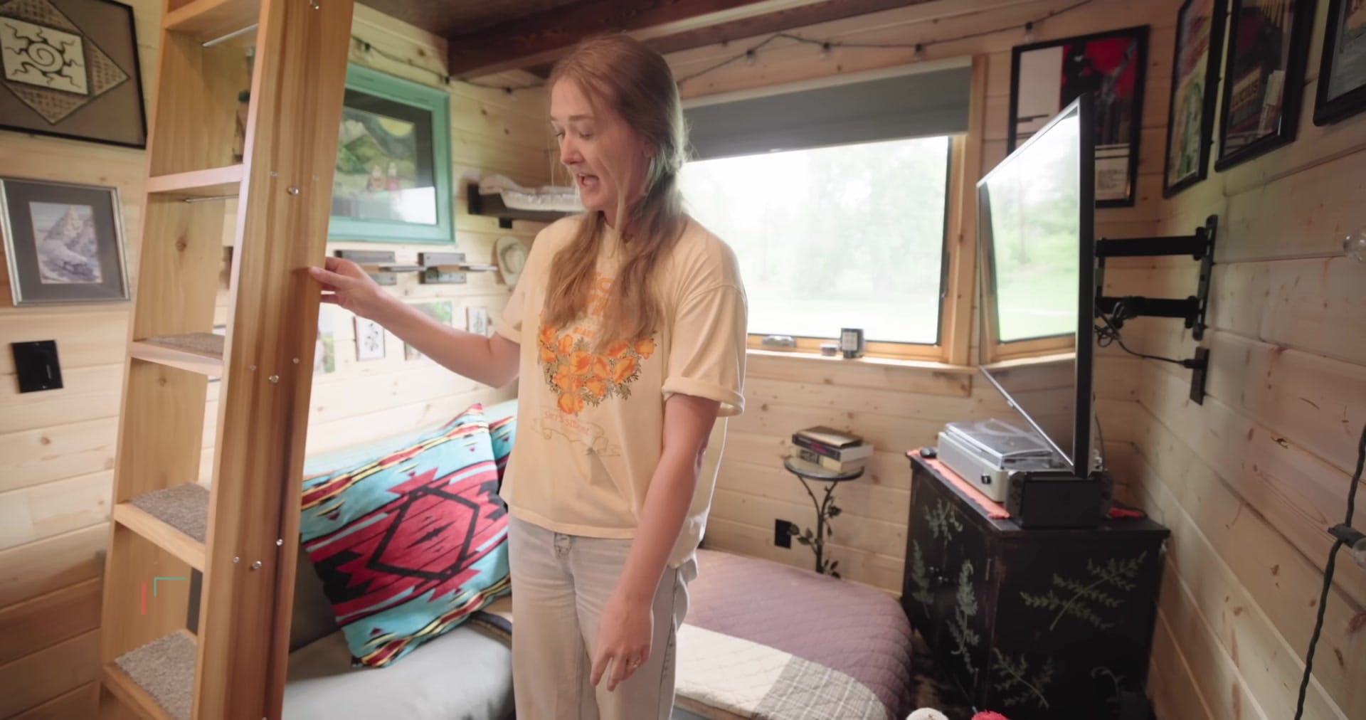 Screenshot at 00:11:42