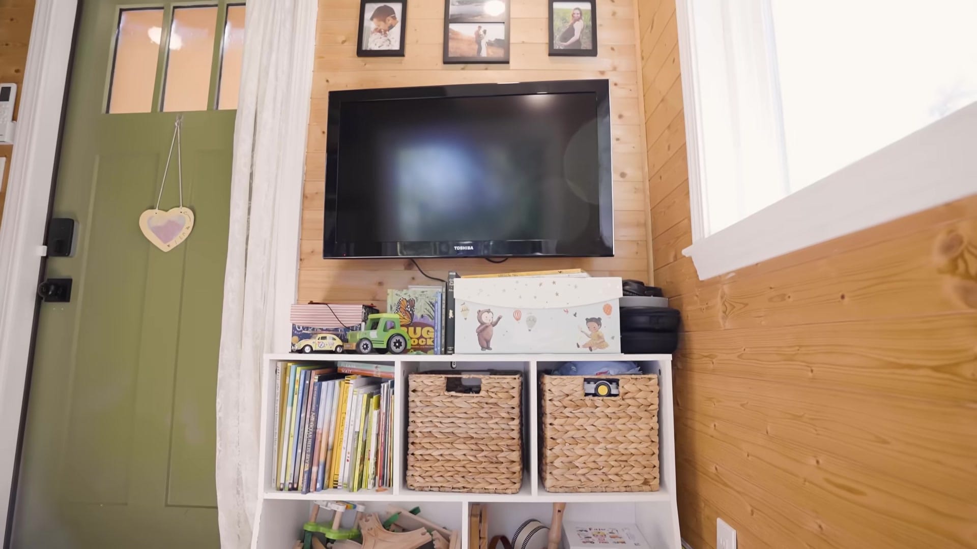 Screenshot at 00:06:07