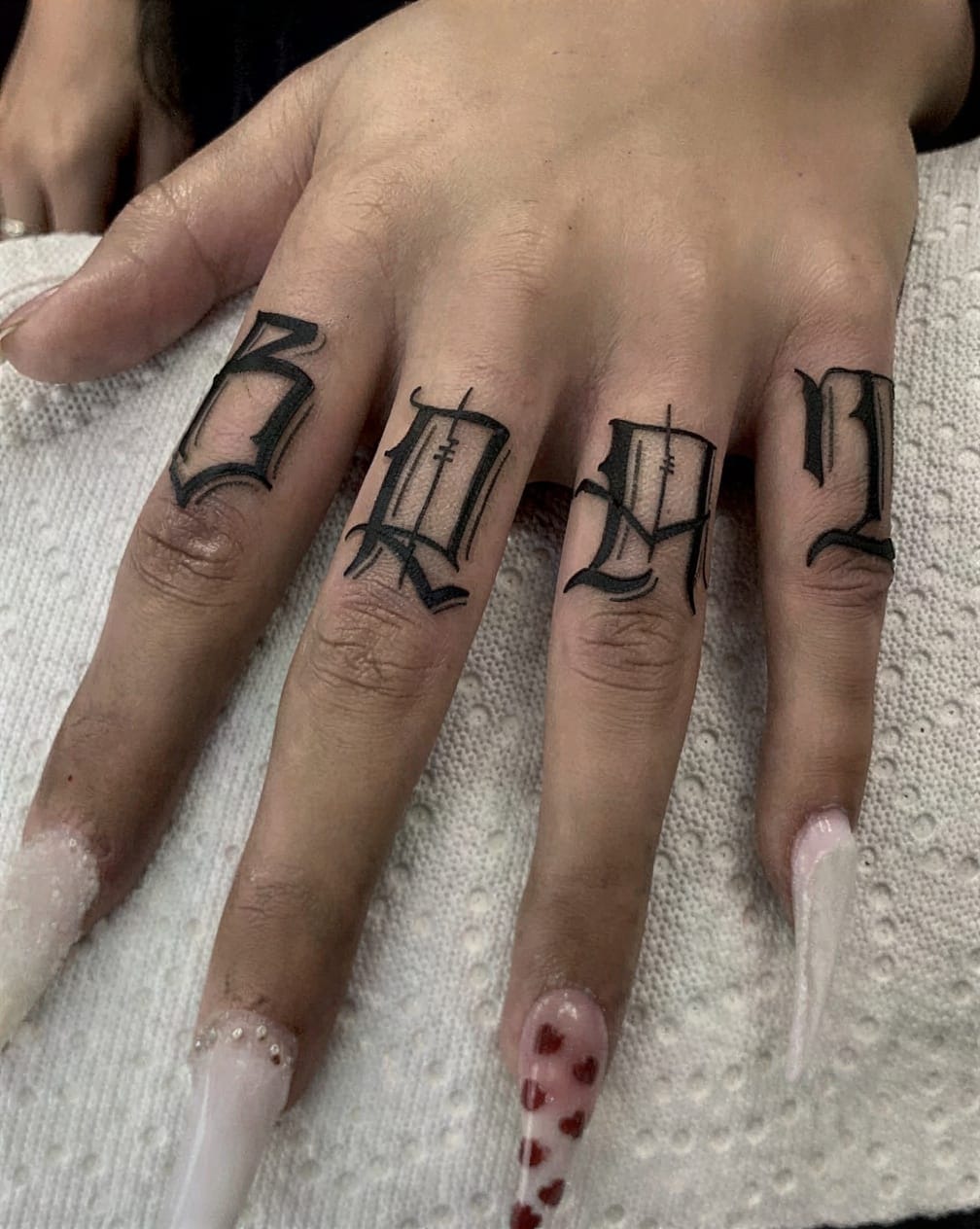 Knuckle small symbol for bold minimalists